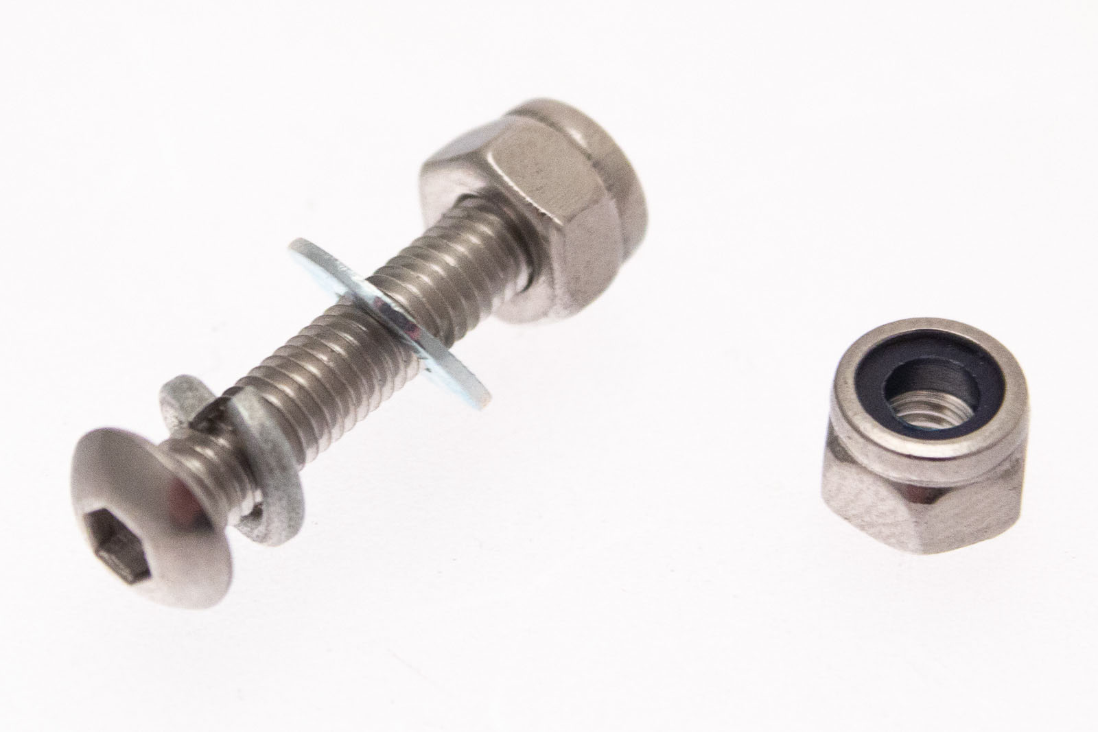 SOFLOW (71) Schraube komplett für Kennzeichenhalter SO1 ABE (Original) SOFLOW (71) Schraube komplett für Kennzeichenhalter SO1 ABE (Original)