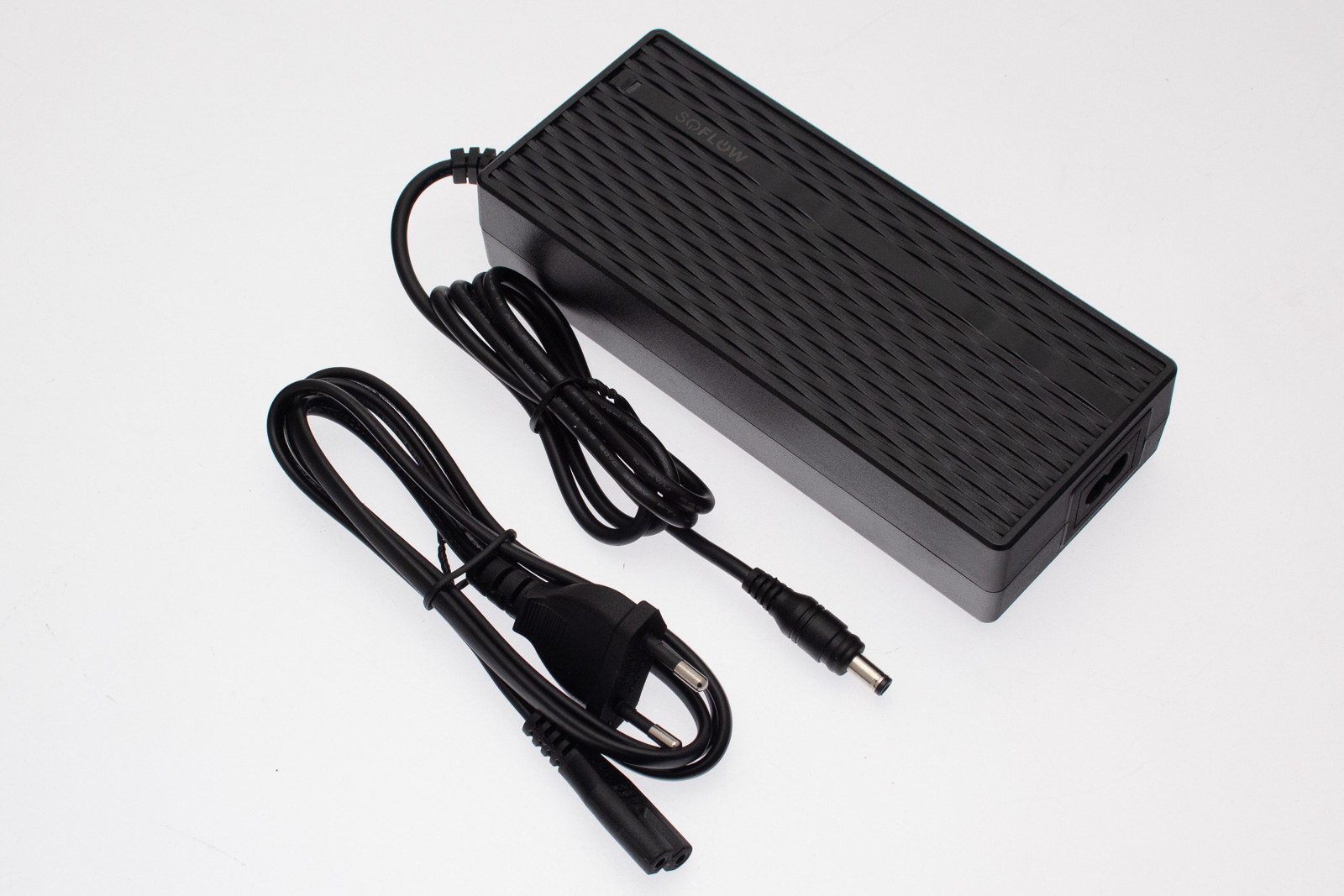 SOFLOW (54) Netzteil / Ladegerät 54,6V / 2A / 109,2W SO4 Pro (Original) SOFLOW (54) Netzteil / Ladegerät 54,6V / 2A / 109,2W SO4 Pro (Original)