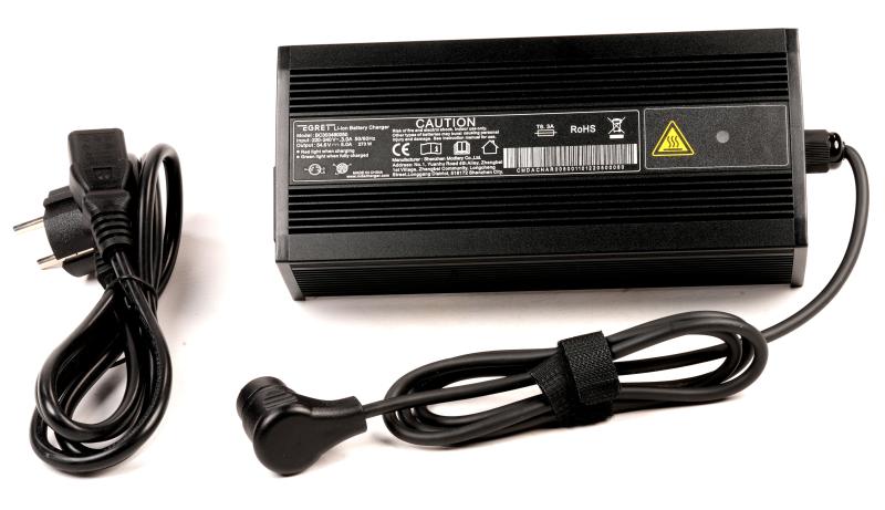 EGRET (35) Schnelllade - Netzteil / Ladegerät 48V / 5A / 240W ONE (Original) EGRET (35) Schnelllade - Netzteil / Ladegerät 48V / 5A / 240W ONE (Original)
